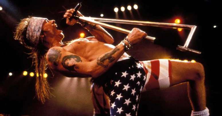 Axl Rose em performance no show do Gun N’ Roses no Rock in Rio de 1991 (Foto/Reprodução/Internet)