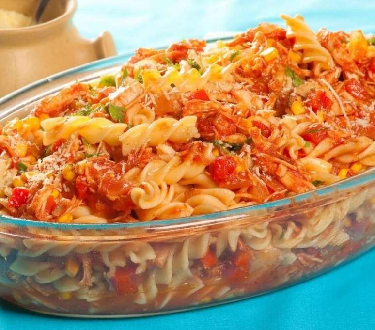 Parafuso com molho de frango (Reprodu&ccedil;&atilde;o / Guia Cozinha)