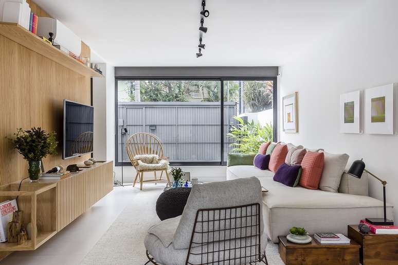 2. O piso frio no t&eacute;rreo traz praticidade na limpeza e manuten&ccedil;&atilde;o. Foto: Ricardo Bassetti