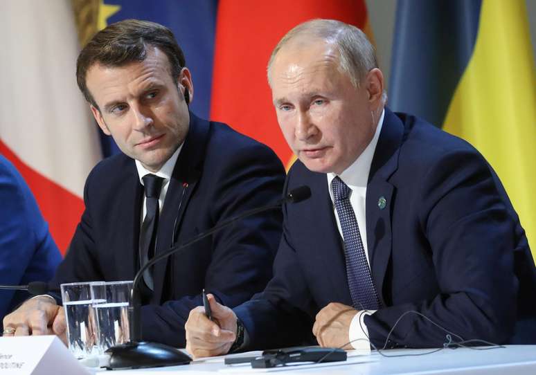 Macron se reúne com Putin e diz que quer evitar guerra