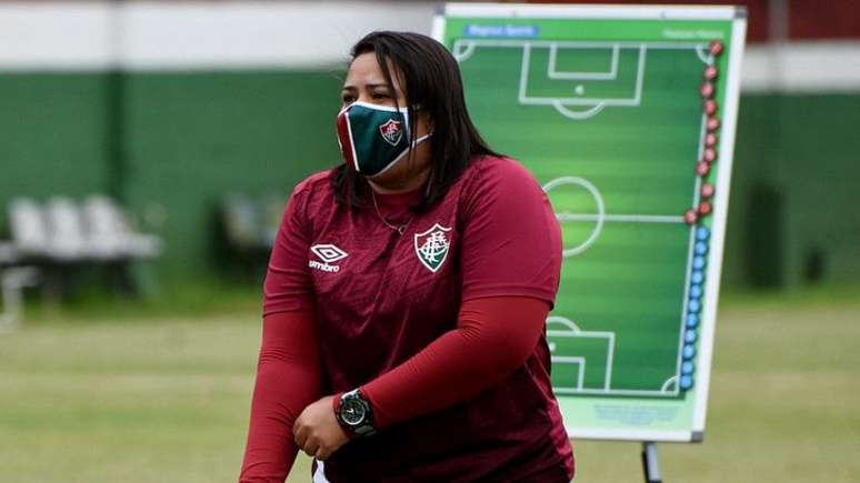 TIME REFORÇADO: Equipe sub-17 feminina se prepara para estreia no Campeonato  Paulista - Central do Timão - Notícias do Corinthians