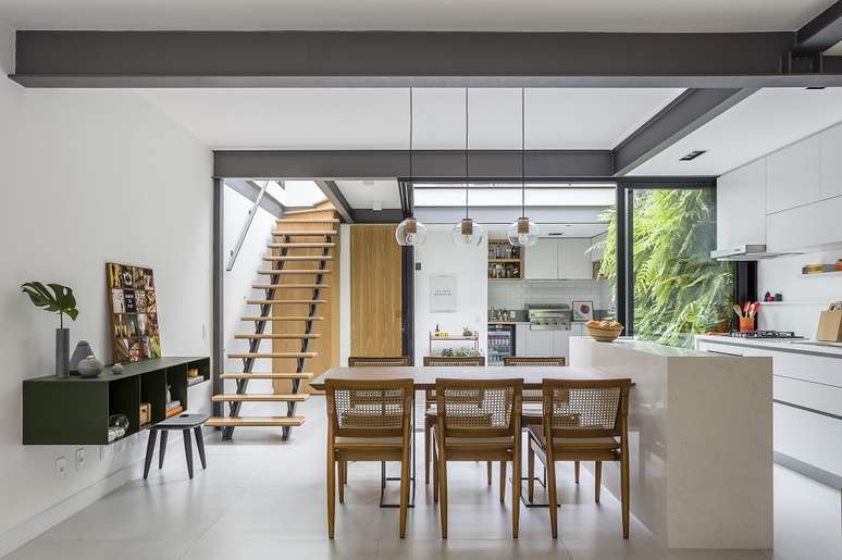 6. A integra&ccedil;&atilde;o total dos ambientes trouxe amplitude para o im&oacute;vel. Foto: Ricardo Bassetti