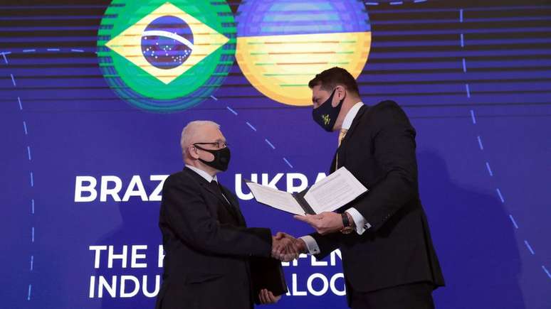 Brasil e Ucr&acirc;nia assinaram memorando de com&eacute;rcio para o setor de Defesa em 2020