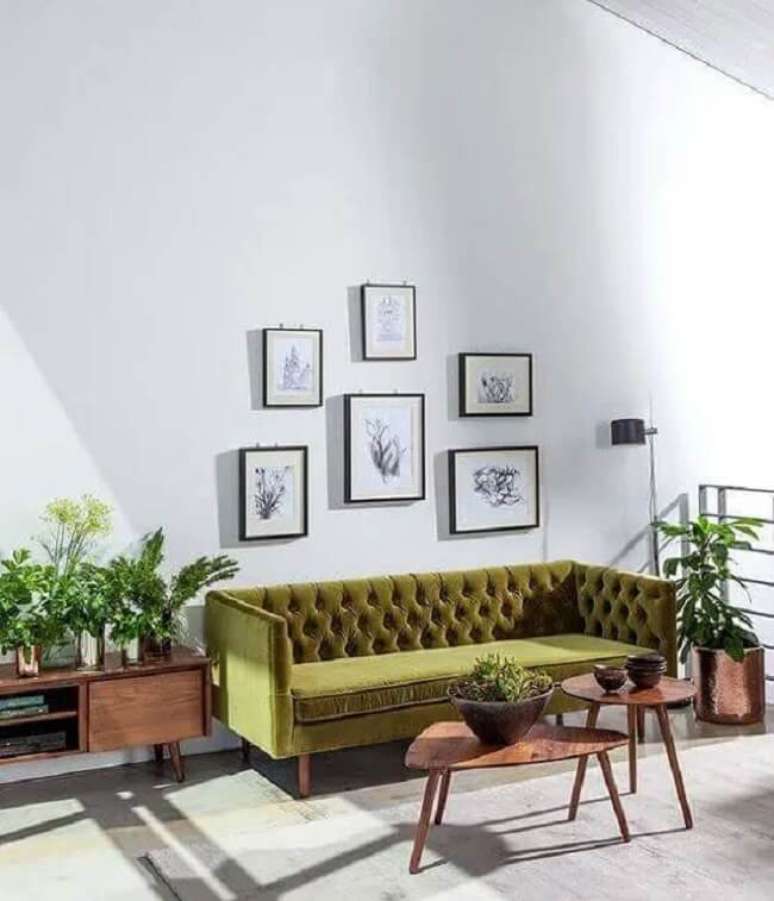 19. Decora&ccedil;&atilde;o minimalista com sof&aacute; capiton&ecirc; verde. Fonte: Home Design Ideas