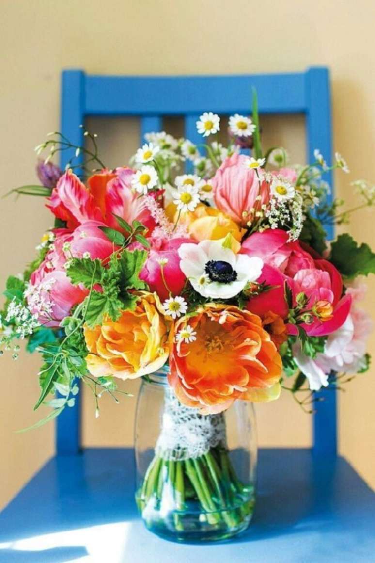 30. Flores coloridas para vaso de flores na decora&ccedil;&atilde;o &ndash; Foto Charming Blush