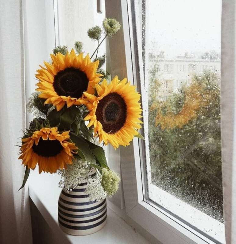 60. Vaso de girassol na decora&ccedil;&atilde;o &ndash; Foto Marta