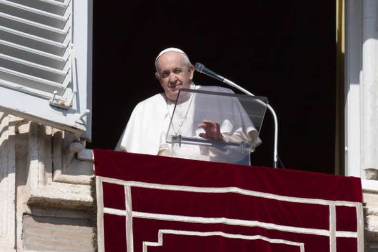 Papa faz apelo para homens condenarem violência contra mulher