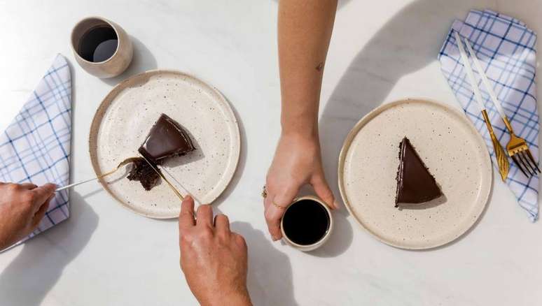 Bolo de chocolate; Desde que o bolo passou a ser vendido nos principais cafés do Distrito Federal, Ivone ganhou o status de celebridade gastronômica