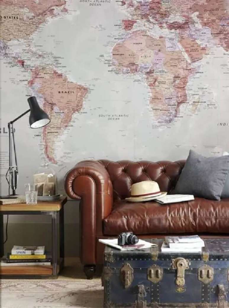 38. O sof&aacute; capiton&ecirc; couro traz charme para qualquer decora&ccedil;&atilde;o. Fonte: Casa Prosa Decor