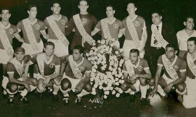 Elenco palmeirense campeão do mundo em 1951 (Foto: Divulgação/Palmeiras)