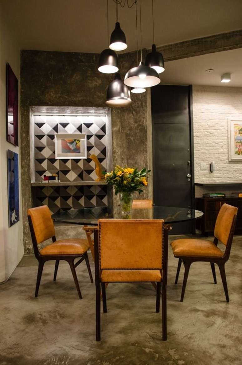 57. Vaso de flor para sala com decora&ccedil;&atilde;o industrial &ndash; Foto Adriana Fornazari