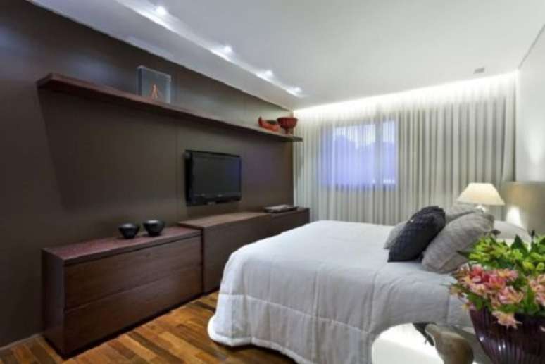 49. Rack minimalista para quarto de madeira planejado &ndash; Foto Diego Oliveira Noticias