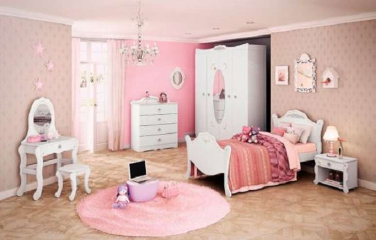 61. Quarto infantil com guarda roupa proven&ccedil;al branco e espelho oval