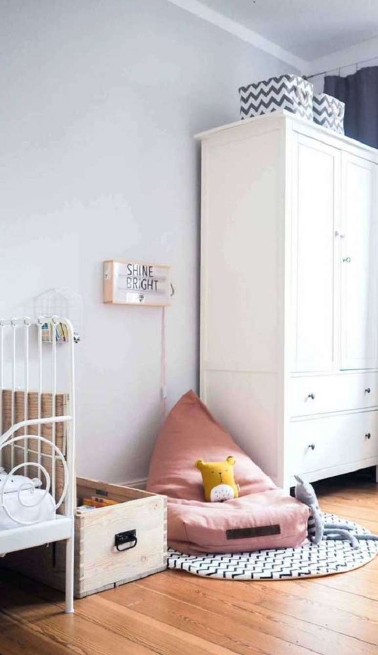 62. Quarto infantil com guarda roupa proven&ccedil;al branco &ndash; Foto Decor Facil