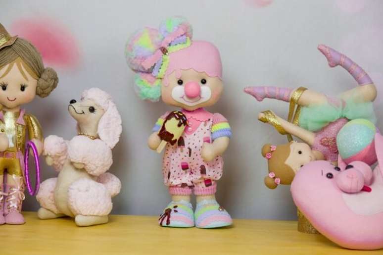 3. O palha&ccedil;o, a bailarina e o m&aacute;gico n&atilde;o podem faltar. Fonte: Escola de Feltro