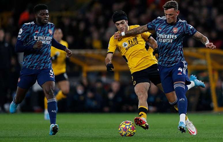 O Arsenal segurou a pressão dos Wolves (Foto: ADRIAN DENNIS/AFP)