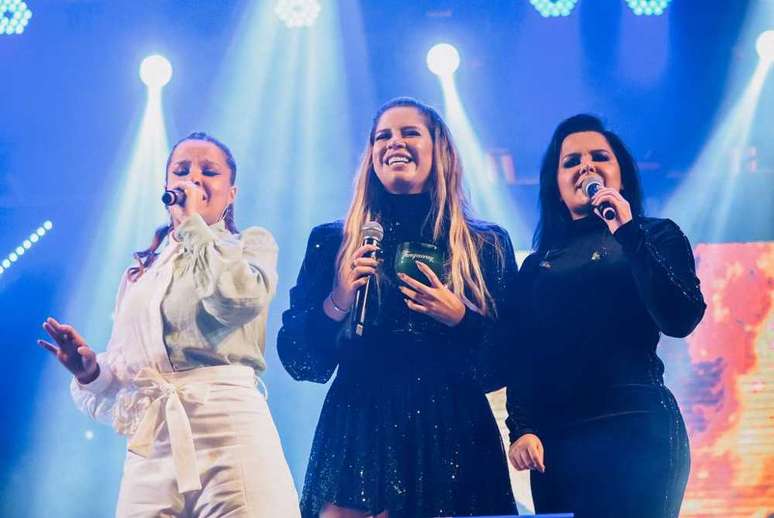 Marília Mendonça e Maiara & Maraisa se apresentando em show das Patroas (Foto/Reprodução/Internet)