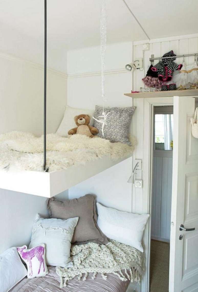 10. Quarto pequeno com cama no alto suspensa – Foto Duitang