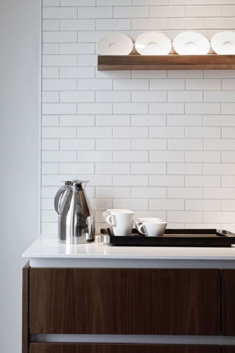 50. Bandeja decorativa para caf&eacute; na cozinha &ndash; Foto WTC The Hague