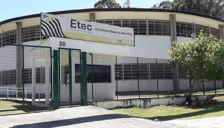 Jovens mudam até de cidade para manter estudos em Etec