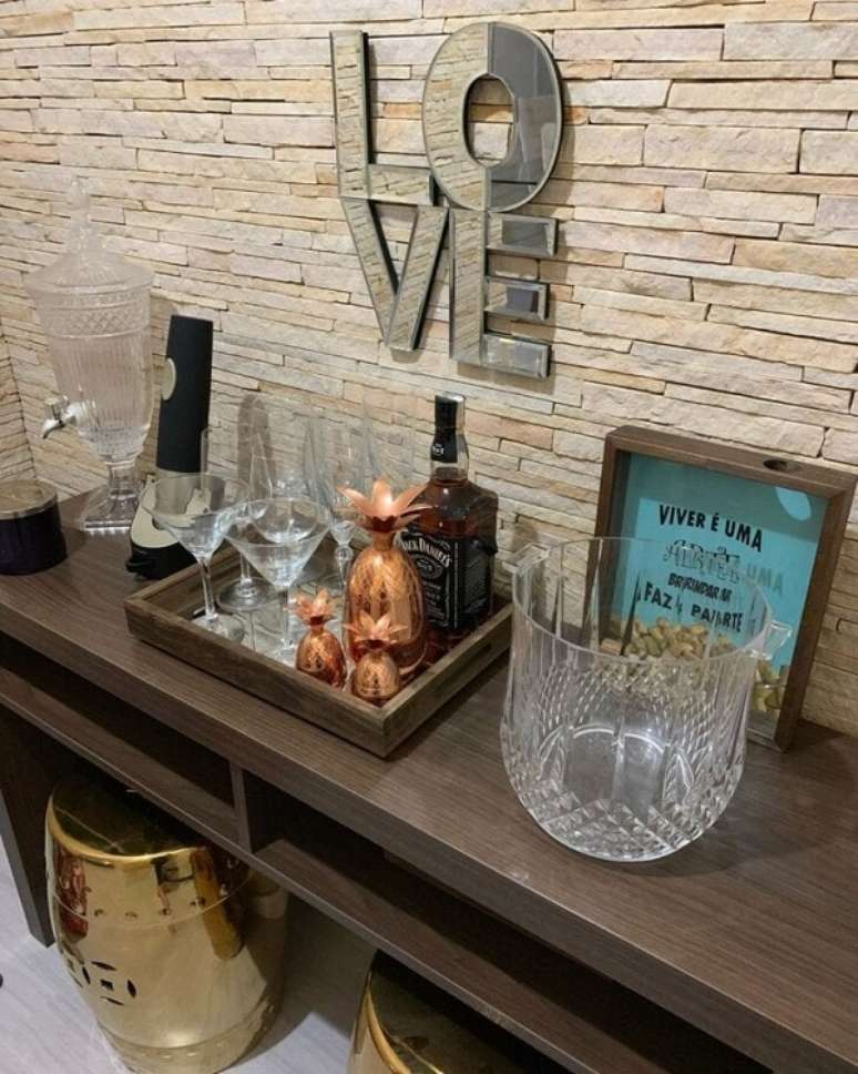 45. Bandeja decorativa de madeira para aparador &ndash; Foto My Home 709