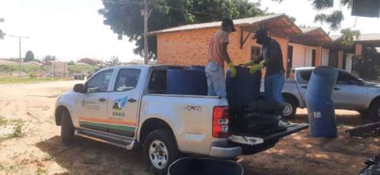 Conforme balanço divulgado pela Semace, cerca de 4 mil litros de óleo já foram retirados das praias cearenses