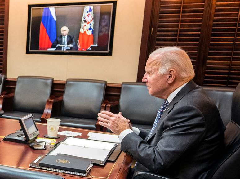 Reunião entre Joe Biden, presidente dos EUA, e Vladimir Putin, da Rússia