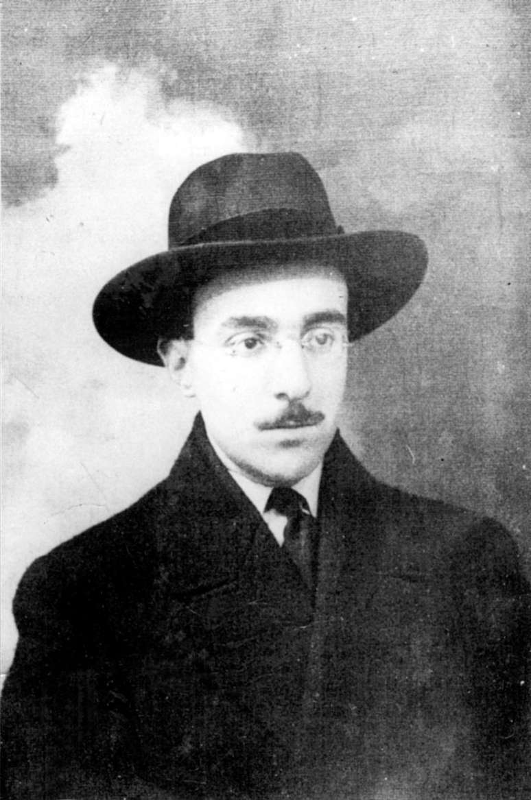 Foto do escritor brasileiro Fernando Pessoa