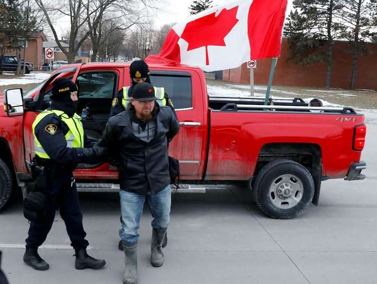 Pol&iacute;cia canadense fez mais de 10 pris&otilde;es em protesto contra a obriga&ccedil;&atilde;o de um comprovante de vacina&ccedil;&atilde;o