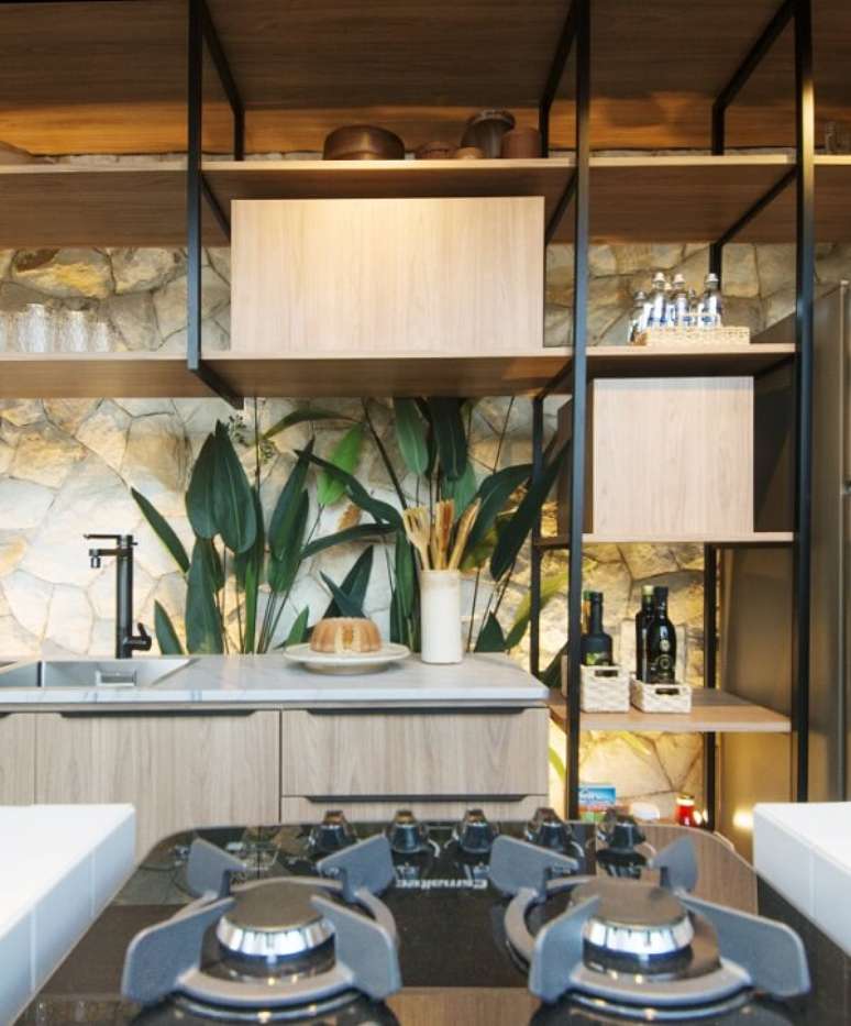 32. Cuba quadrada gourmet com arm&aacute;rios planejados &ndash; Projeto Beatriz Miranda Foto Esdras Guimaraes