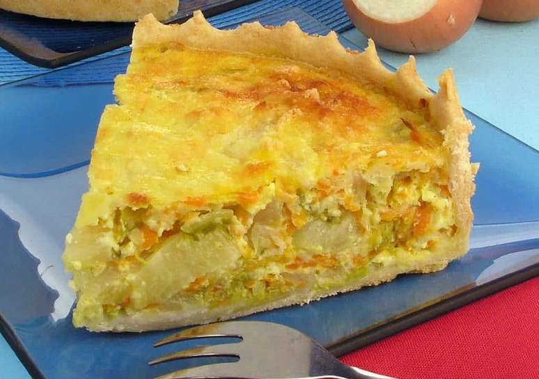 Torta gratinada de acelga e cebola &ndash; Foto: Guia da Cozinha