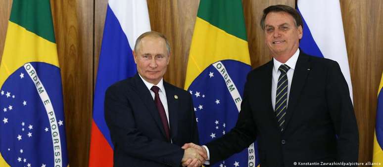 Putin e Bolsonaro durante encontro dos Brics em Brasília, em 2019