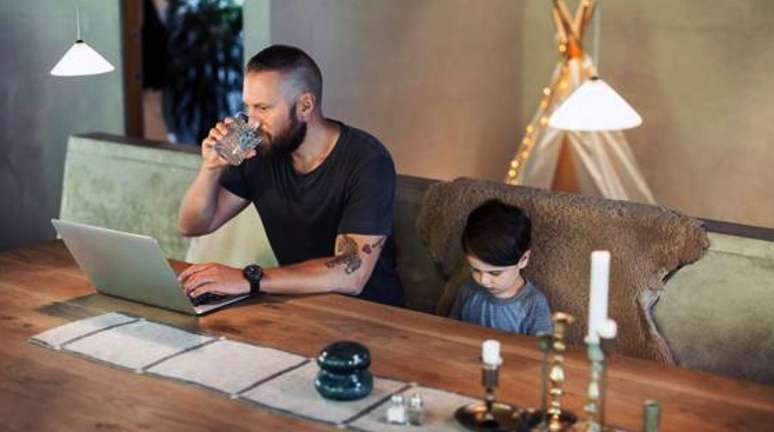 As emo&ccedil;&otilde;es negativas podem infiltrar-se profundamente no dia de trabalho, com efeitos prejudiciais para todos os tipos de cuidadores