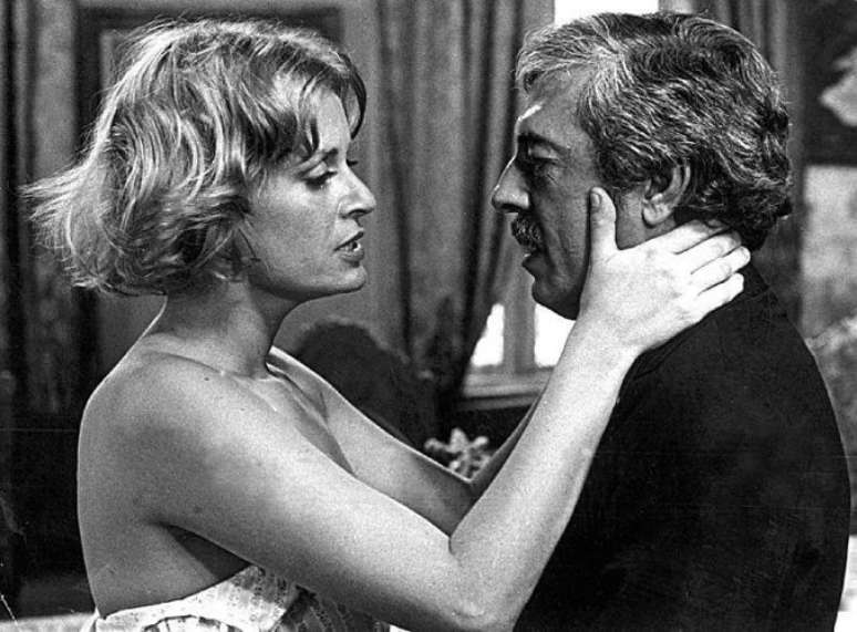  Atores Darlene Gl&oacute;ria e Paulo Porto em cena de 'Toda Nudez Ser&aacute; Castigada' 