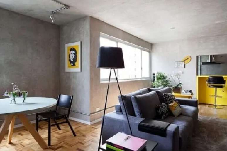 8. Com dicas simples é possível aprender como fazer parede de cimento queimado com tinta. Projeto por Suite Arquitetos