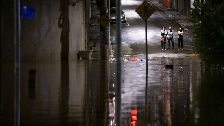 Enchente em Caieiras (SP) no final de janeiro