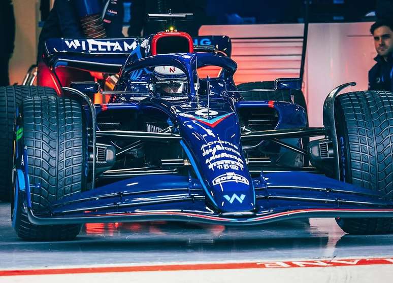 Williams levou o FW44 para um shakedown em Silverstone
