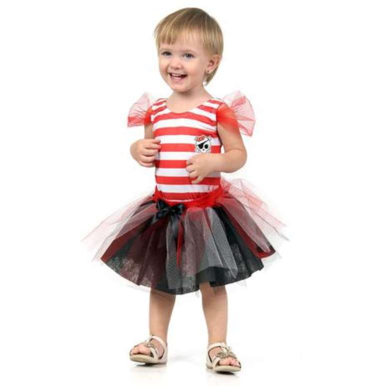 Não é um charme essa fantasia de piratinha?