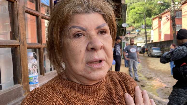 Sueli Alcântara perdeu cinco sobrinhos, uma delas grávida. 'Cadê vereador, cadê o prefeito?', questiona