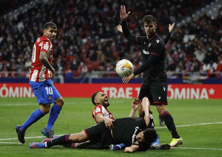 Matheus Cunha durante partida do Atlético de Madrid pelo Campeonato Espanhol