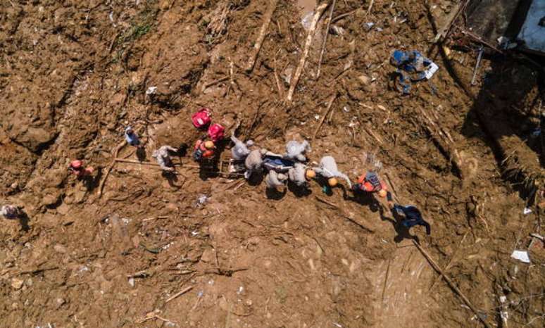 Chuvas em Petrópolis matam mais de 100 pessoas