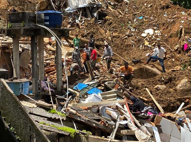 Houve mais de 400 ocorrências por causa da tempestade, e a absoluta maioria delas foi por causa de deslizamentos