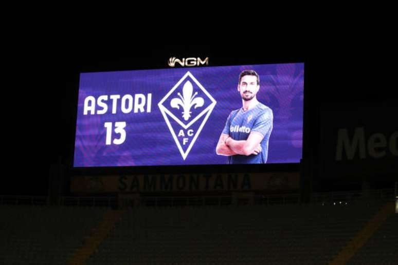 Homenagem da Fiorentina ao ex-zagueiro Davide Astori