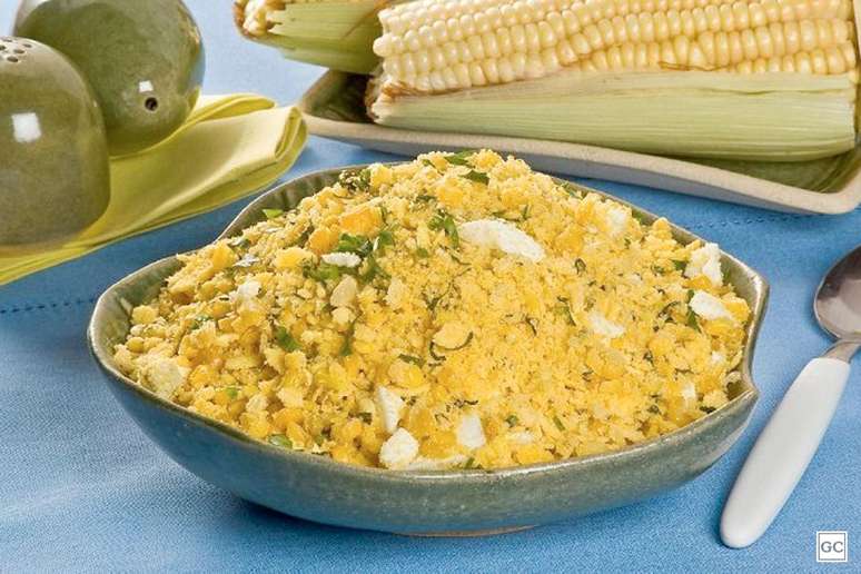 Farofa amarelinha com milho verde Foto: Guia da Cozinha