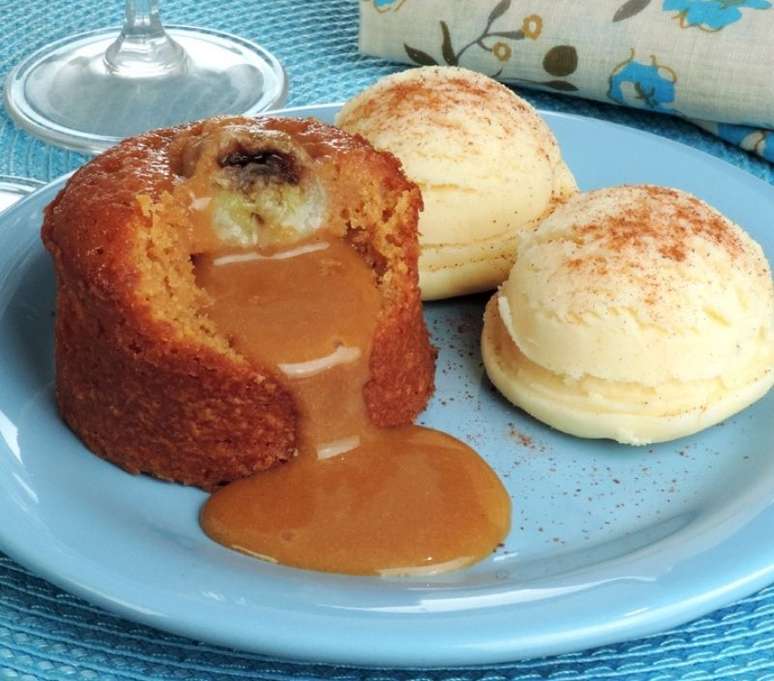 Petit Gateau de doce de leite e banana (Reprodu&ccedil;&atilde;o / Guia Cozinha)