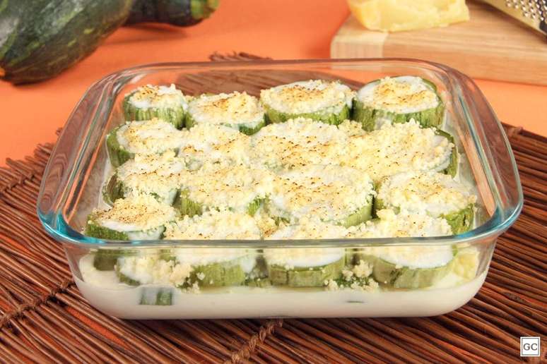 Abobrinha com molho branco &ndash; Foto: Guia da Cozinha
