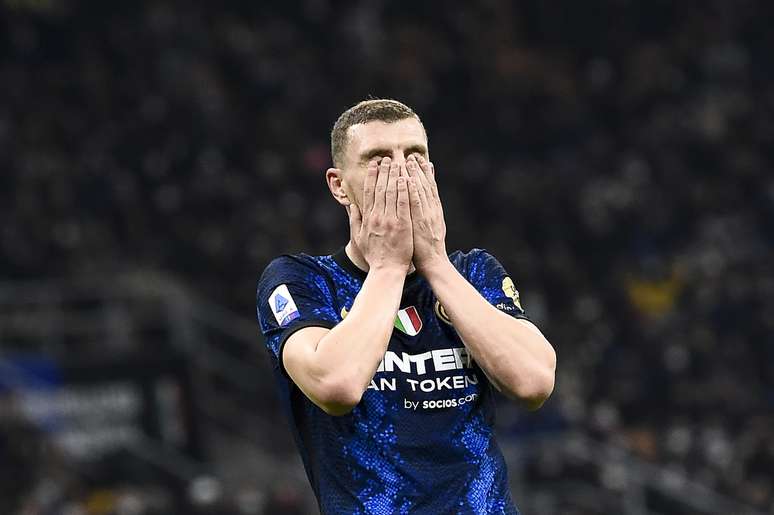 Inter &eacute; perde para o Sassuolo e deixa Milan na lideran&ccedil;a