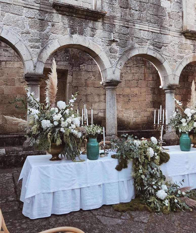 65. Mesa de jantar decorada com flores secas &ndash; Foto Lotus Floral Art