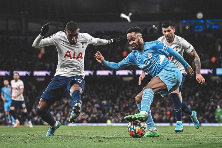 Emerson Royal destaca vitória contra o Manchester City e evolução no  Tottenham: 'Fizemos grande partida