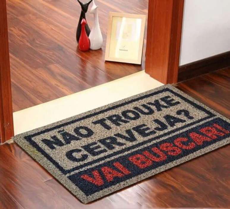 75. Modelo de tapete de entrada divertido. Fonte: Madeira Madeira